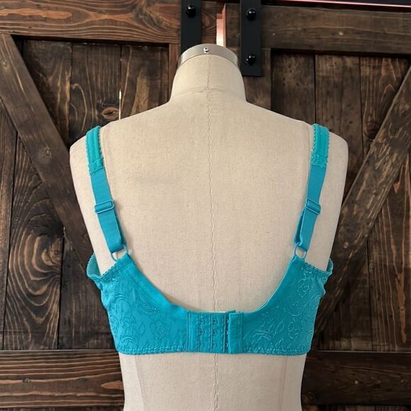 🌟 Barely breezies embroidered microfiber bra style A72247 turquoise Sz- 38D - Picture 4 of 9